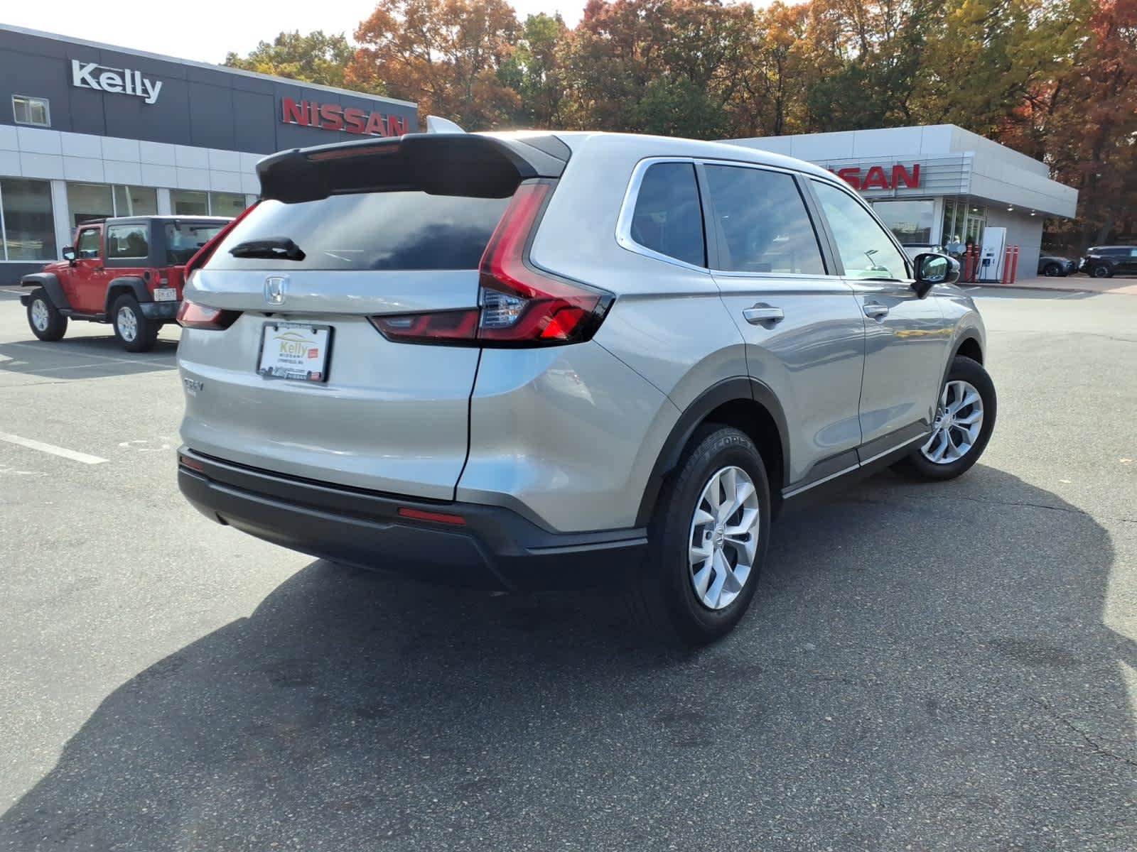 Used 2025 Honda CR-V LX image 5