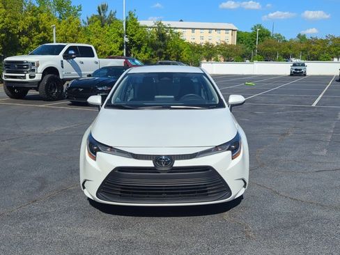 Certified 2025 Toyota Corolla LE image 2