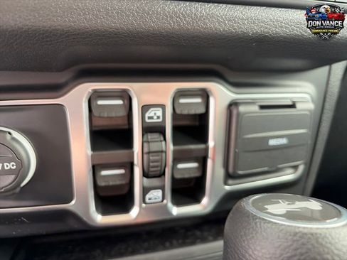 Used 2025 Jeep Wrangler Unlimited Sport AWD/4WD image 11