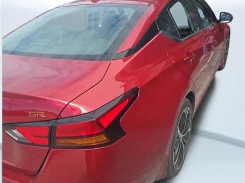 Used 2024 Nissan Altima 2.5 SR FWD image 4