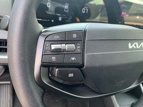 Used 2025 Kia K4 FWD image 25