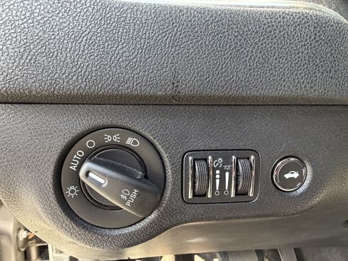 Used 2015 Dodge Charger R/T RWD image 15