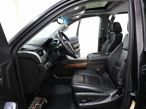 Used 2015 Chevrolet Suburban LTZ image 7