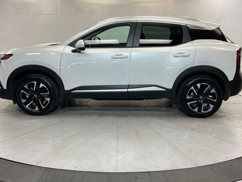 Used 2025 Nissan Kicks SV w/ SV Premium Package AWD/4WD image 2