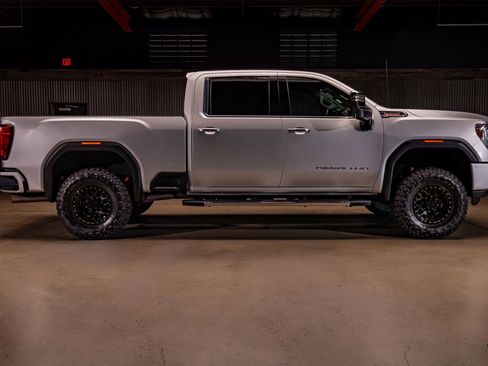 Used 2021 GMC Sierra 2500 Denali w/ Denali Ultimate Package AWD/4WD image 11