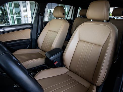 Certified 2022 Volkswagen Tiguan SE AWD/4WD image 22