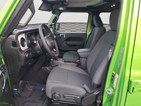 New 2025 Jeep Gladiator Sport AWD/4WD image 12