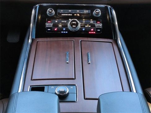 Used 2023 Lincoln Navigator L Reserve image 19