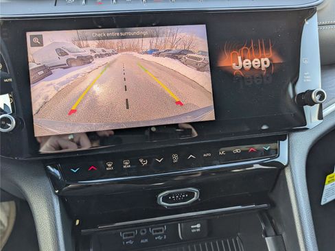 New 2026 Jeep Grand Cherokee Altitude AWD/4WD image 24