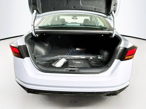 New 2025 Nissan Altima 2.5 SR image 9