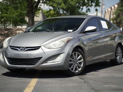 Used 2014 Hyundai Elantra SE w/ Option Group 02 FWD image 1