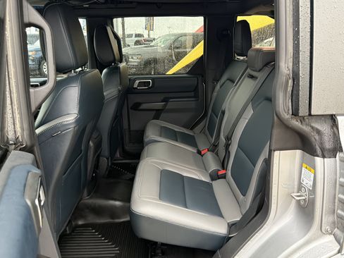 Used 2024 Ford Bronco Outer Banks AWD/4WD image 10