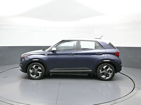 Certified 2023 Hyundai Venue Limited FWD image 9