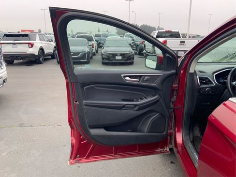 Used 2016 Ford Edge Titanium w/ Technology Package image 21