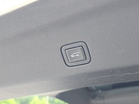 Used 2021 Chevrolet Tahoe Z71 AWD/4WD image 12