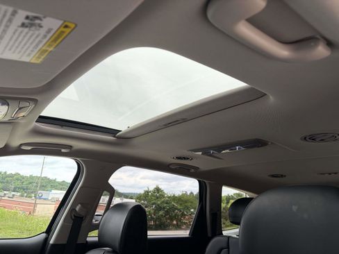 Used 2025 Kia Telluride S FWD image 7