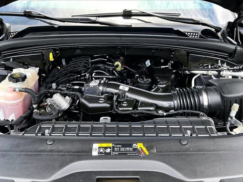 Used 2023 Jeep Grand Cherokee L Laredo AWD/4WD image 36