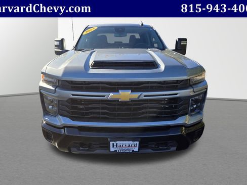 Used 2024 Chevrolet Silverado 2500 Custom w/ Custom Value Package image 2