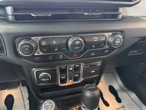 New 2026 Jeep Gladiator Sport AWD/4WD image 22
