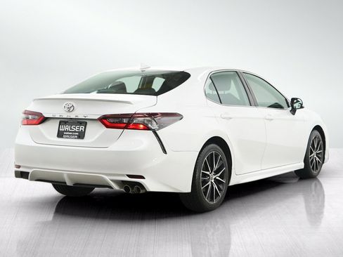 Used 2021 Toyota Camry SE w/ Carpet Mat Package (TMS) FWD image 5