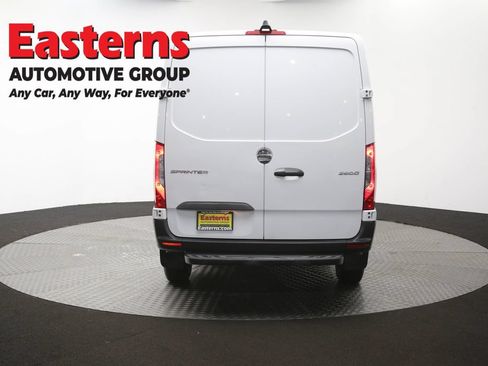 Used 2019 Freightliner Sprinter 2500 RWD image 32