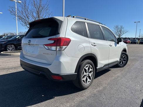 Used 2022 Subaru Forester Premium image 12