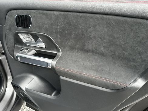 Certified 2025 Mercedes-Benz GLB 250 image 19