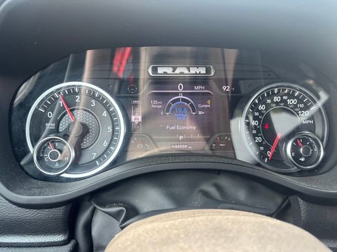 Used 2025 RAM 1500 Laramie AWD/4WD image 6