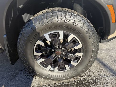 Used 2023 Nissan Frontier PRO-4X w/ Technology Package image 13