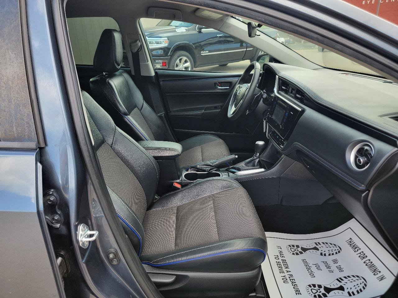 Used 2017 Toyota Corolla SE w/ Carpet Mat Package (TMS) FWD image 15