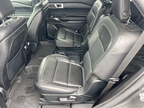 Certified 2020 Ford Explorer XLT w/ Equipment Group 202A image 22