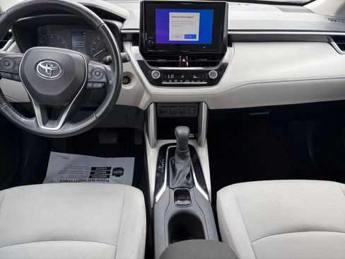 Used 2023 Toyota Corolla Cross LE FWD image 10