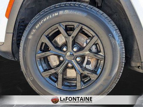Certified 2024 Jeep Grand Cherokee L Altitude image 31