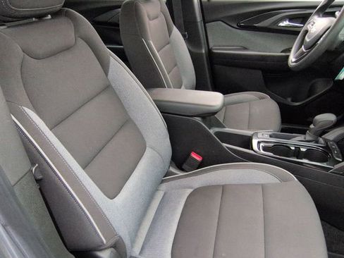 Used 2023 Chevrolet TrailBlazer LS image 43