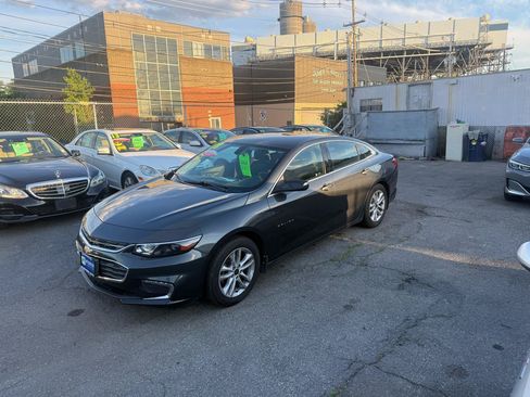 Used 2018 Chevrolet Malibu LT FWD image 7