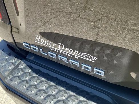 Used 2024 Chevrolet Colorado W/T w/ WT Convenience Package RWD image 5