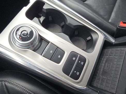 Used 2022 Ford Explorer Limited w/ Equipment Group 301A image 32