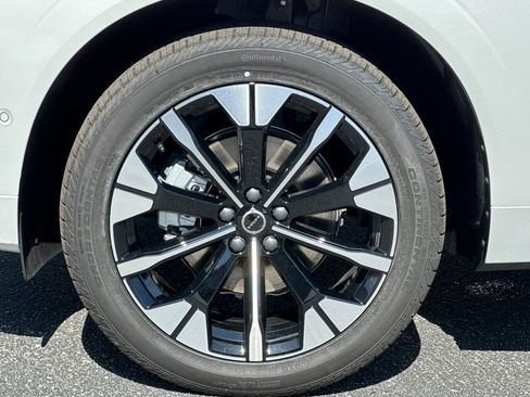 New 2026 Volvo XC60 B5 Plus w/ Climate Package AWD/4WD image 25