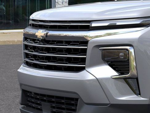 New 2027 Chevrolet Traverse LT w/ Sun and Wheel Package AWD/4WD image 13