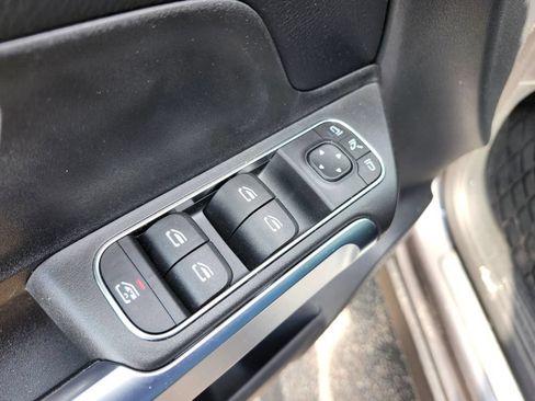 Used 2026 Mercedes-Benz GLB 250 4MATIC image 17