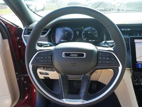 New 2025 Jeep Grand Cherokee L Limited w/ Luxury Tech Group II image 28