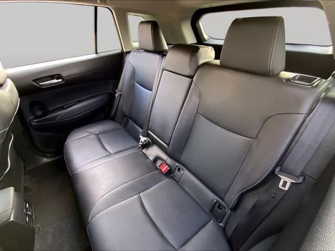 Used 2025 Toyota Corolla Cross XLE w/ Convenience Package FWD image 21