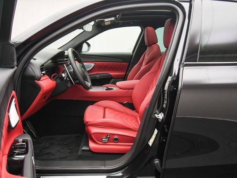 New 2026 Maserati Grecale Modena image 18