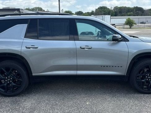 Used 2024 Chevrolet Traverse RS w/ LPO, Floor Liner Package AWD/4WD image 3