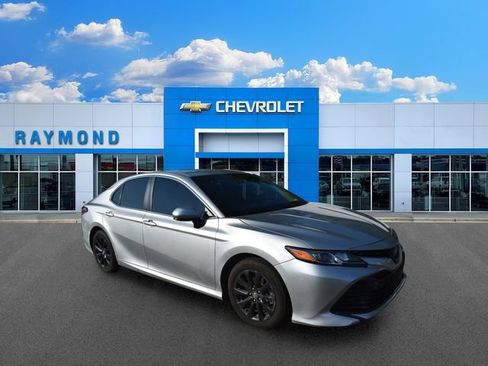 Used 2018 Toyota Camry LE FWD image 10