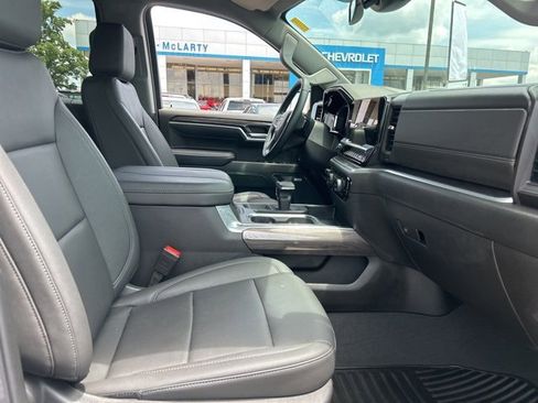 Used 2024 Chevrolet Silverado 1500 LTZ image 32