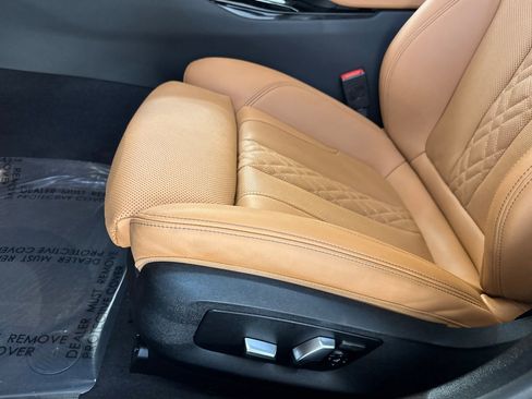 Used 2023 BMW 530e w/ Premium Package image 15