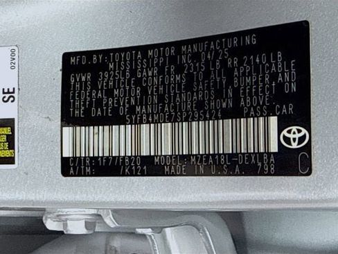 Certified 2025 Toyota Corolla LE FWD image 31