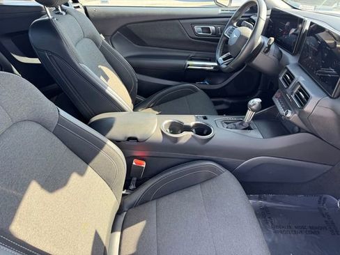 Used 2025 Ford Mustang Convertible RWD image 6