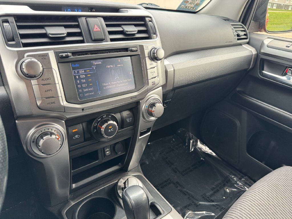 Used 2015 Toyota 4Runner SR5 AWD/4WD image 29